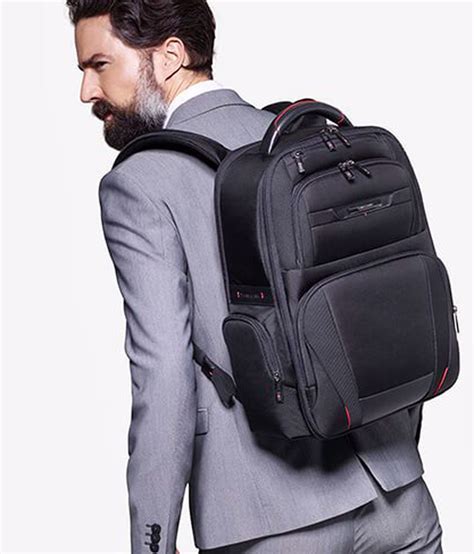 mochilas elegantes para hombre.